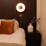 Lovely Flat On Bath Road - Flat 2 דירה בריסטול