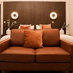 Lovely Flat On Bath Road - Flat 2 * בריסטול