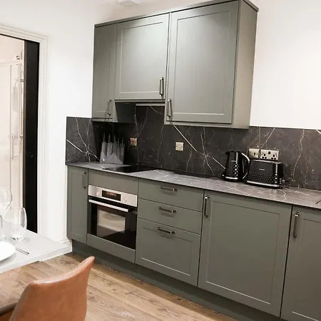 Lovely Flat On Bath Road - Flat 2 * Bristol