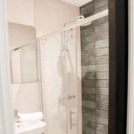 Lovely Flat On Bath Road - Flat 2 Bristol