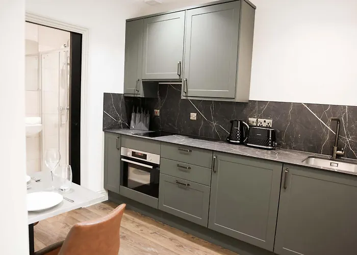 Lovely Flat On Bath Road - Flat 2 * Bristol