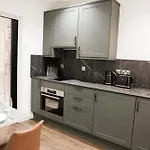 Lovely Flat On Bath Road - Flat 2 * Bristol