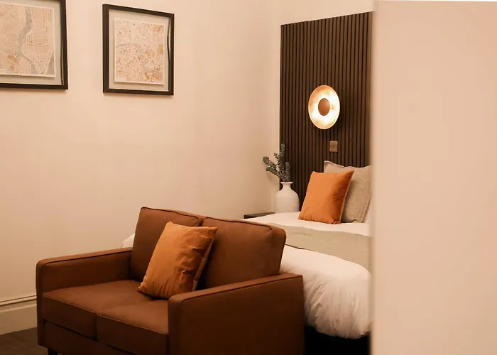 Lovely Flat On Bath Road - Flat 2